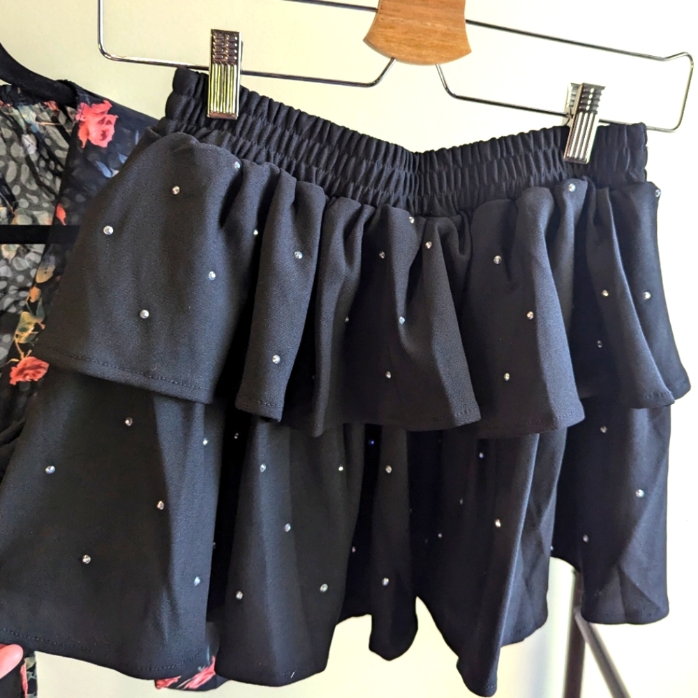 🎀 Couture 🎀 black floral blouse and black ruffled mini skirt set - Picture 8 of 16